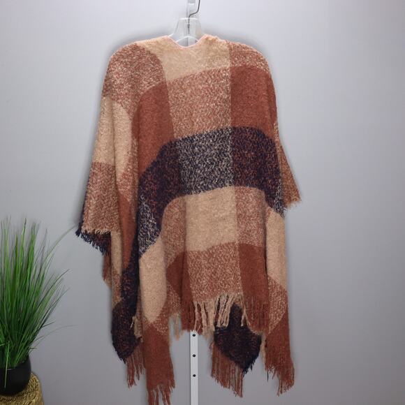 Marcus Adler Plaid Fringe Poncho One Size NWT Rust Navy Cream - Picture 2 of 3